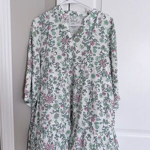 INSPIRE CHIC women’s 3/4 Sleeve Floral Print VNeck Blouse in White, Pink & Green